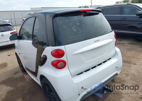 2014 Smart Fortwo Passion z USA, uszkodzony, nr VIN WMEEJ3BAXEK733454
